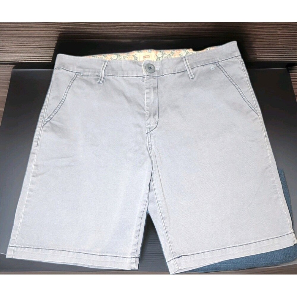 Levis  Womens Jean Shorts Size 16 Mid Rise Medium Wash Blue Cotton Flat Front